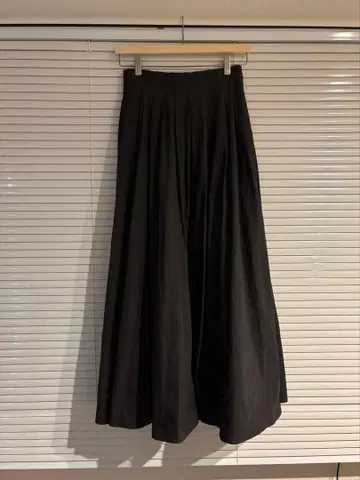 SLOBE IENA 랜덤 턱 볼륨 스커트