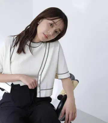 내추럴 뷰티 베이직 보틀넥 바이컬러 앙상블 화이트