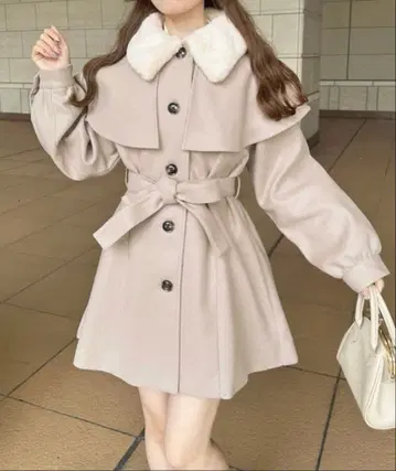 아프레 주르 케이프 코트