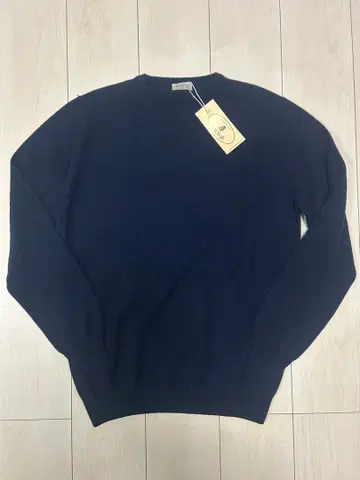 badiali 네이비 캐시미어 혼방 크루넥 스웨터