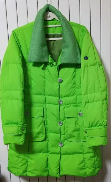 이타리야 선명한 그린 다운 자켓 15호