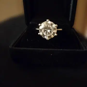 모이사나이트 5캐럿 싱글 볼 반지