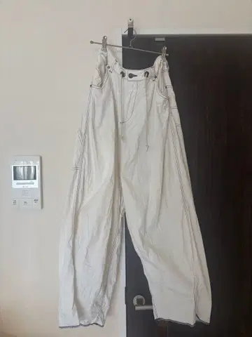 니들스 히자델 팬츠 화이트