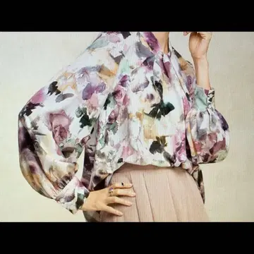 [ 새상품급 ]  블라우스 보타이 긴팔 꽃무늬 수채화 디노스