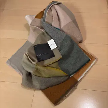 BEG x CO 대형 체크 무늬 스톨