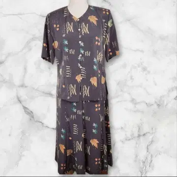 새상품급 도쿄 스타일 레포르테 반팔 셋업 올 패턴 스커트 안감 부착