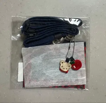 미사용 새상품 [ 파밀리아 ] 네임 홀더 빨간색 계열 체크