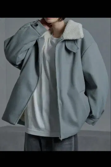 cussil 루즈 실루엣 하이넥 2WAY 보아 안감 컷 멜톤 블루종