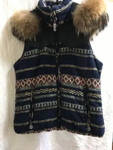 Aterier 네이티브 무늬 다운 베스트