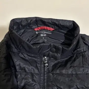 유니클로 이네스 울트라 라이트 다운 자켓 블랙