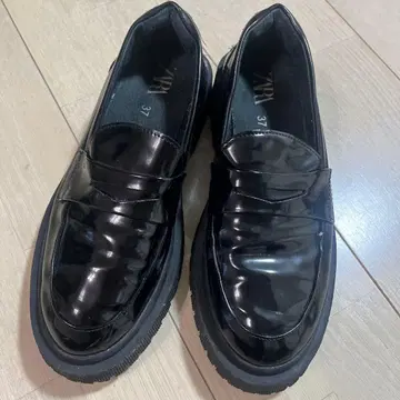 ZARA 블랙 로퍼 통굽 24cm