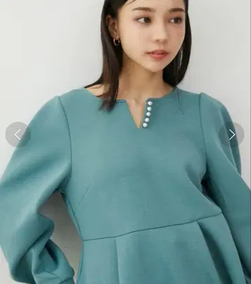 VIS [수플레 터치 시리즈] 프론트 펄 악센트 페플럼 상의 워셔블