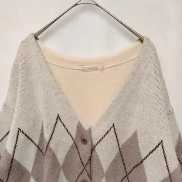 NICE CLAUP 아가일 무늬 가디건 F 베이지 니트