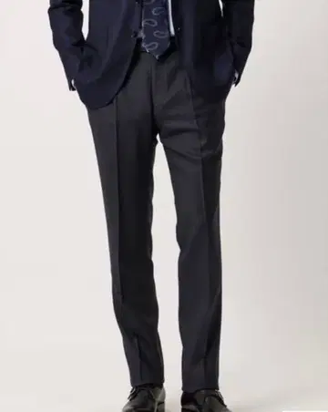 UNITED ARROWS 네이비 테이퍼드 1 플리츠 슬랙스