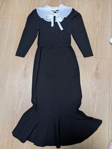 SNIDEL 프릴 칼라 리본 포함 롱 원피스