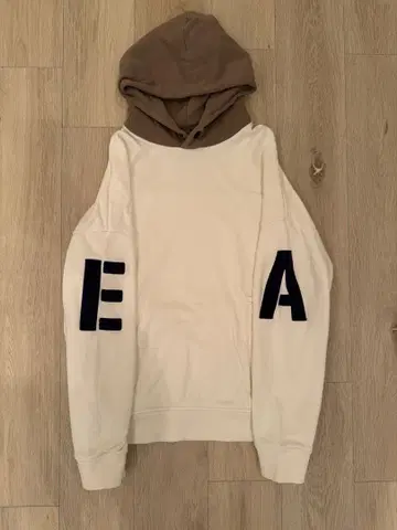 새상품급 EMPORIO ARMANI 후드 부착 후드티