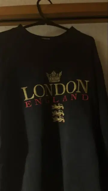 런던 프린트 맨투맨 맨투맨 블랙