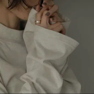 [새상품급] ETRE TOKYO 모크넥 롱Tee 아이보리