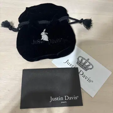 저스틴 데이비스 토끼 목걸이 LUCKY B