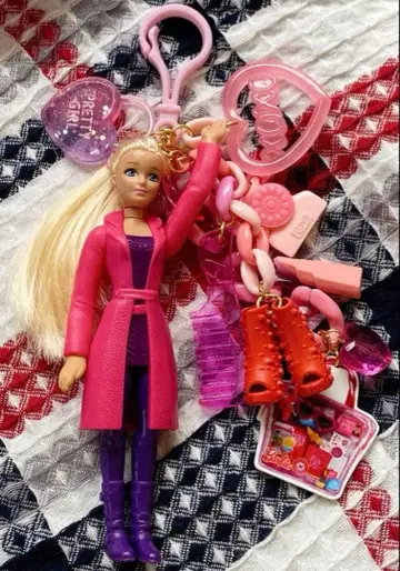 미사용 새상품 Barbie 바비 핑크 컬러 자라자라 키링