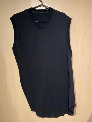 시착만 한 상품 율리우스 697 CUM 11 블랙 슬리브리스 셔링