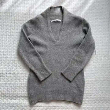 GALERIE VIE 갤러리 바이 V넥 스웨터 투모로우랜드