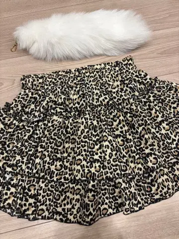 레오파드 무늬 플레어 스커트 퍼