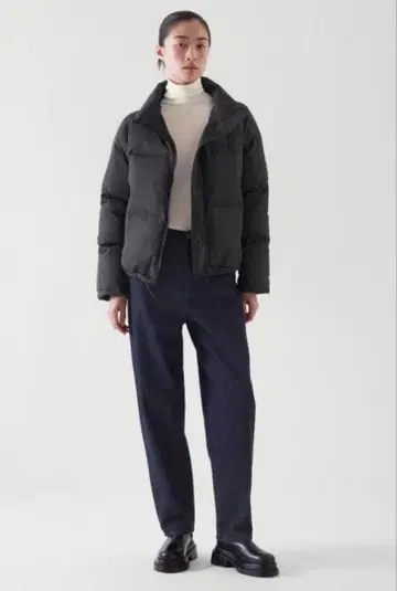 COS 다운 자켓 블랙