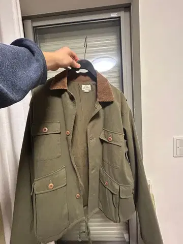 올리브색 코튼 자켓 backers