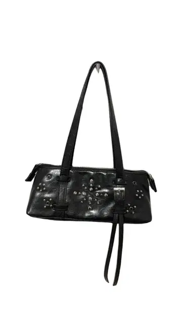 스터드 장식 블랙 숄더백