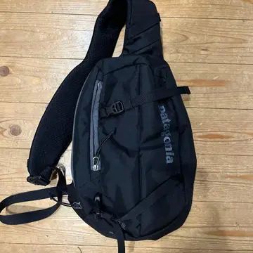 patagonia 아톰 슬링 8L 바디백 블랙