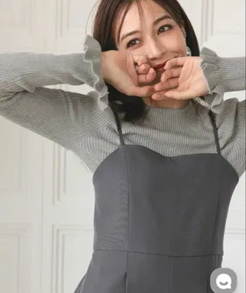 [택 포함 새상품] Donoban 워셔블 프릴 슬리브 니트 그레이