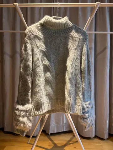 viaggio Blu 그레이 터틀넥 스웨터