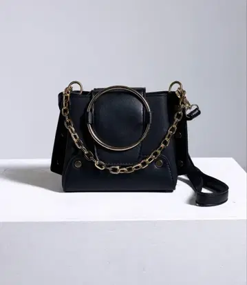 Diable baiser 블랙 링 체인 숄더백