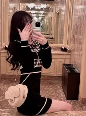 깅엄 체크 패턴 배색 라인 니트 미니 원피스