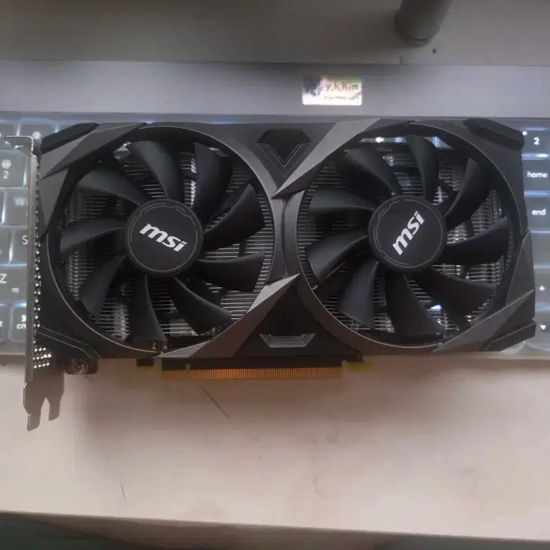 msi 3050 8GB 그래픽 팝니다
