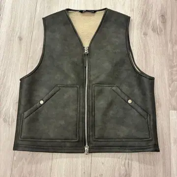 ZARA 인조 가죽 보아 베스트 새상품급 그레이
