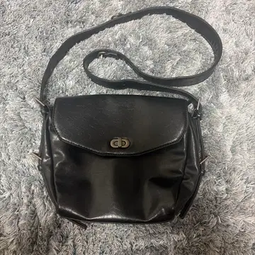 ZARA 블랙 숄더백