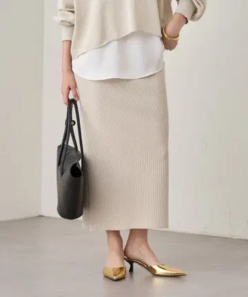 새상품 라이트 베이지 [Loungedress] 와시 리브 니트 스커트