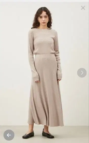 소프트 리브 니트 플레어 스커트