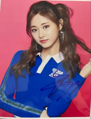 [ 귀중 ] TWICE 멤버 쯔위 친필 사인 20 x 25cm