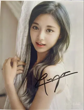 [ 귀중 ] TWICE 멤버 쯔위 친필 사인 20 x 25cm
