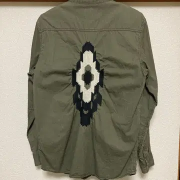 자수 들어간 올리브 셔츠 자켓