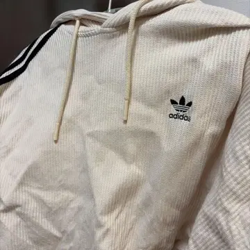 adidas 크롭 후드티 크림 한국
