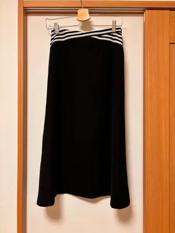 보더스 앳 발코니 트윌 스커트 36