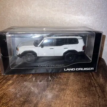 토요타 랜드크루저 250 미니카 화이트