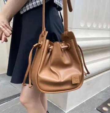 브라운 복조리형 숄더백