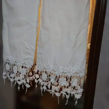 레이스 장식 화이트 롱 스커트