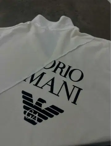 엠포리오 아르마니 피케 셔츠