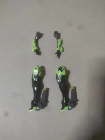 메가미 디바이스 타마모 무장 손발